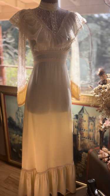 1970’s Vintage Buttercream Liquid Satin Gunne Sax 