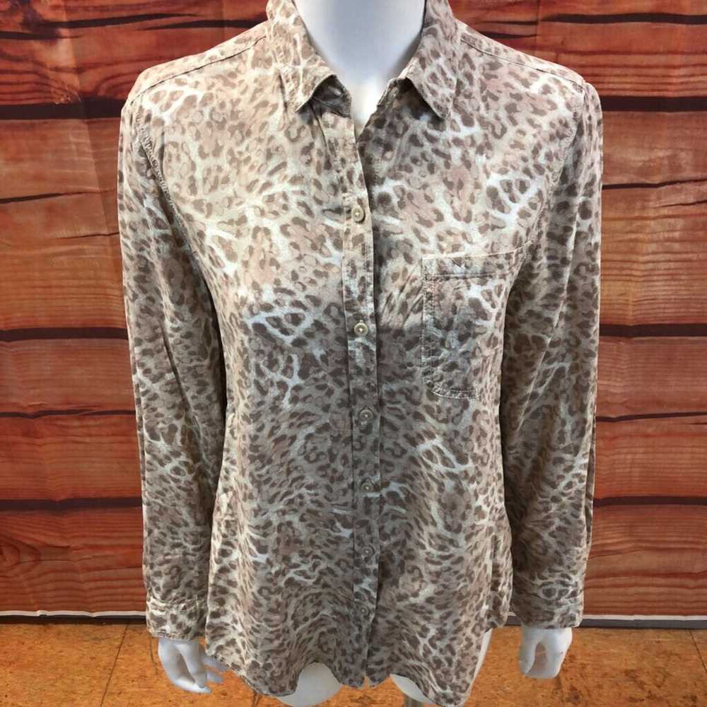 BEACH LUNCH LOUNGE BEIGE ANIMAL PRINT TOP SIZE ME… - image 1