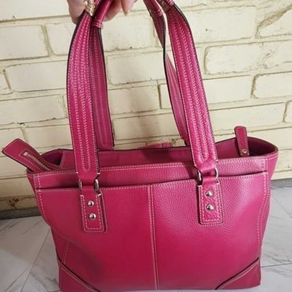 Like New Rare Coach Hampton Fuschia Leather Shoul… - image 2