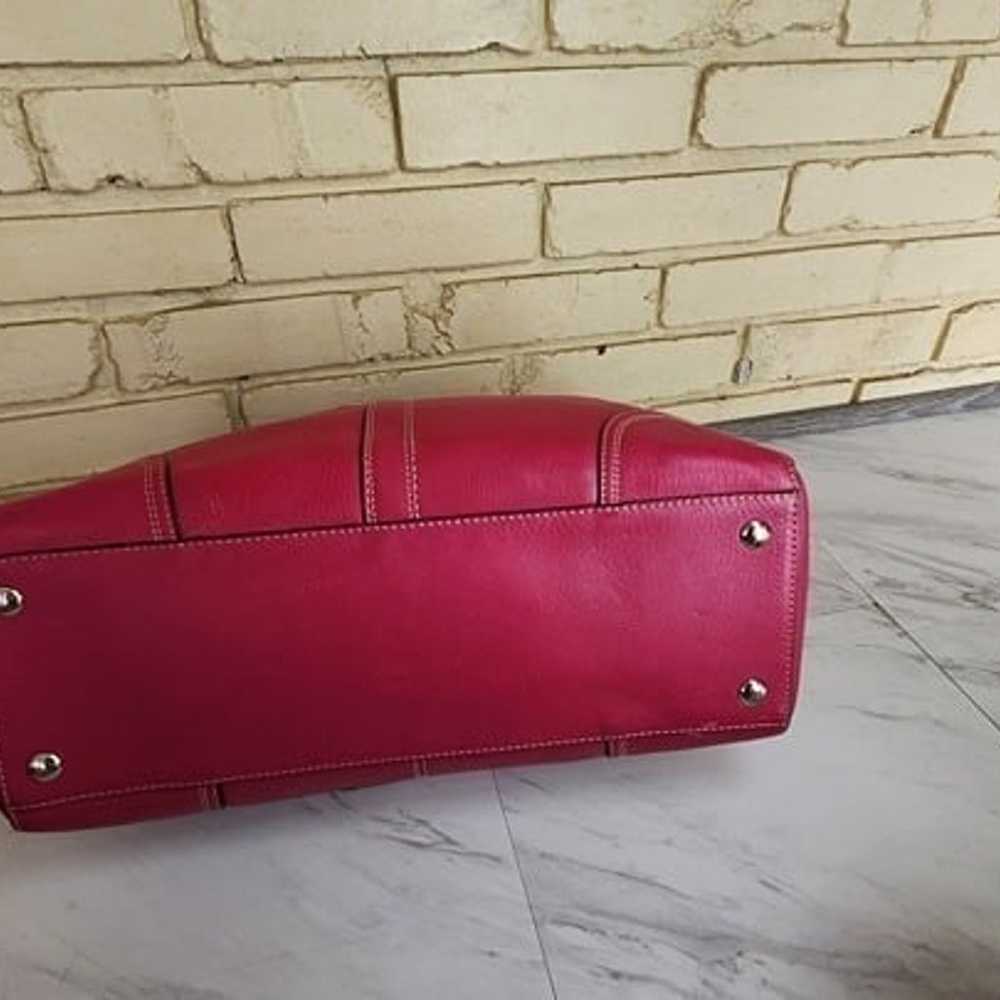 Like New Rare Coach Hampton Fuschia Leather Shoul… - image 7