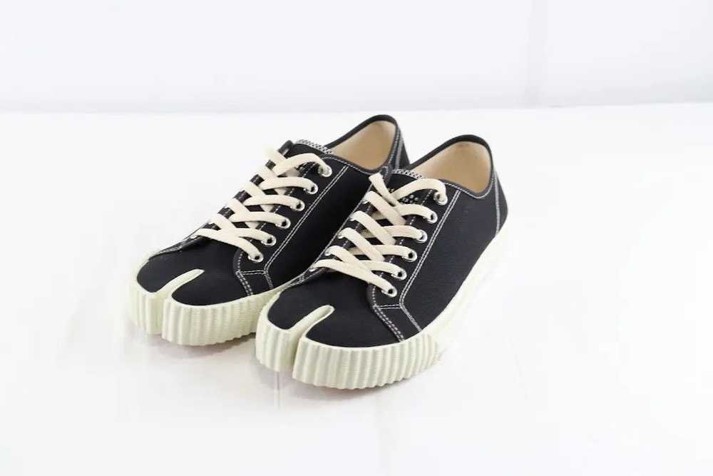 Maison Margiela o1rshd10524 Tabi Toe Low Top Snea… - image 9