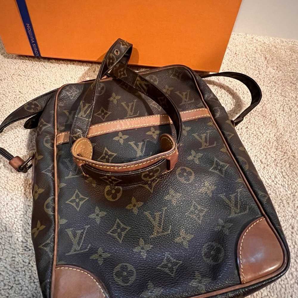 Louis Vuitton Vintage Danube leather crossbody bag - image 10