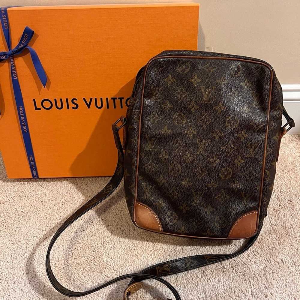 Louis Vuitton Vintage Danube leather crossbody bag - image 2