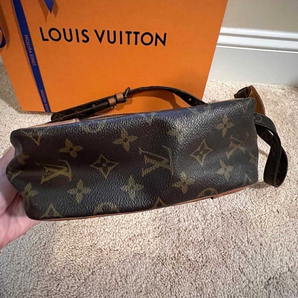 Louis Vuitton Vintage Danube leather crossbody bag - image 7