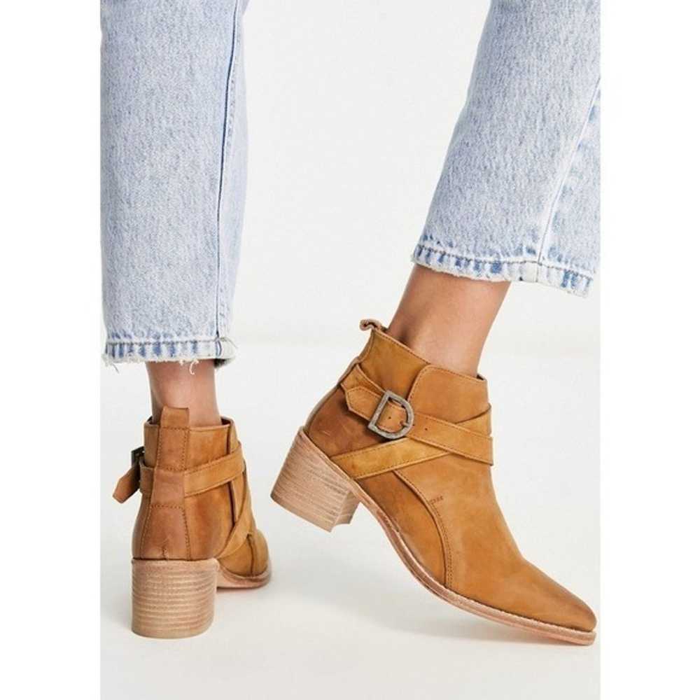 NEW Free People Back Loop Ankle Boots in Tan Leat… - image 4