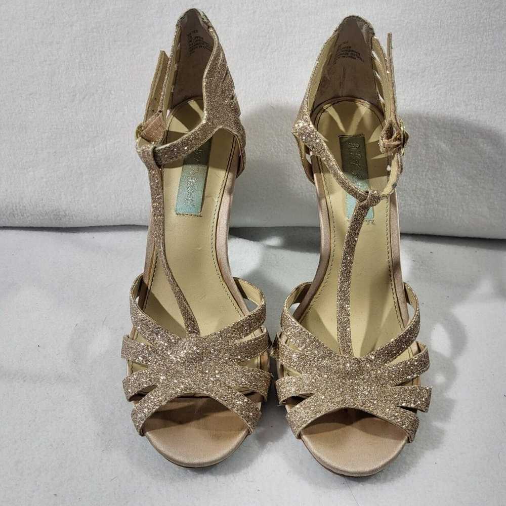 Betsey Johnson Rose Glitter T-Strap Heels size 6.… - image 1