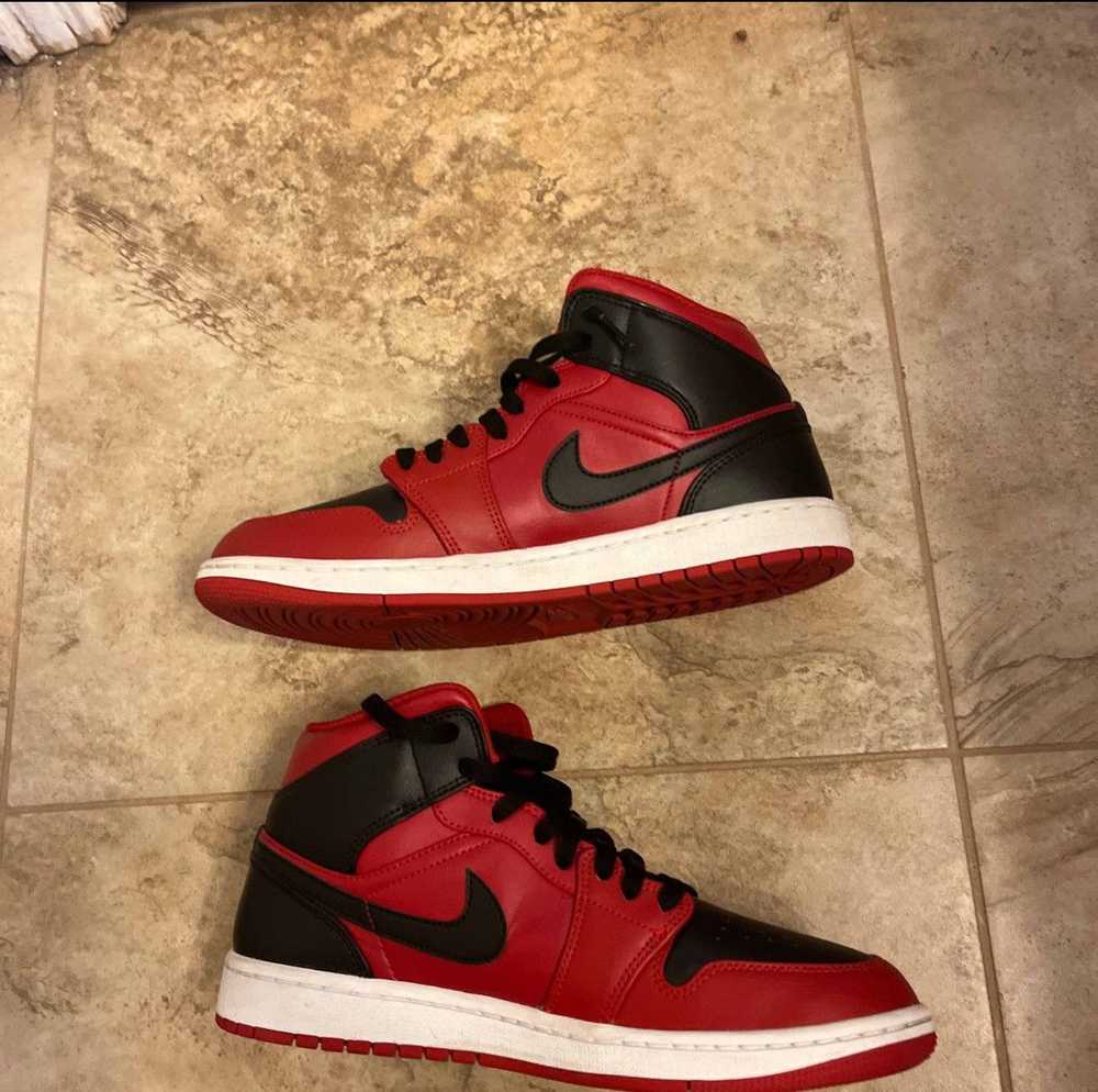 Nike Air Jordan 1 Reverse Bred - image 2