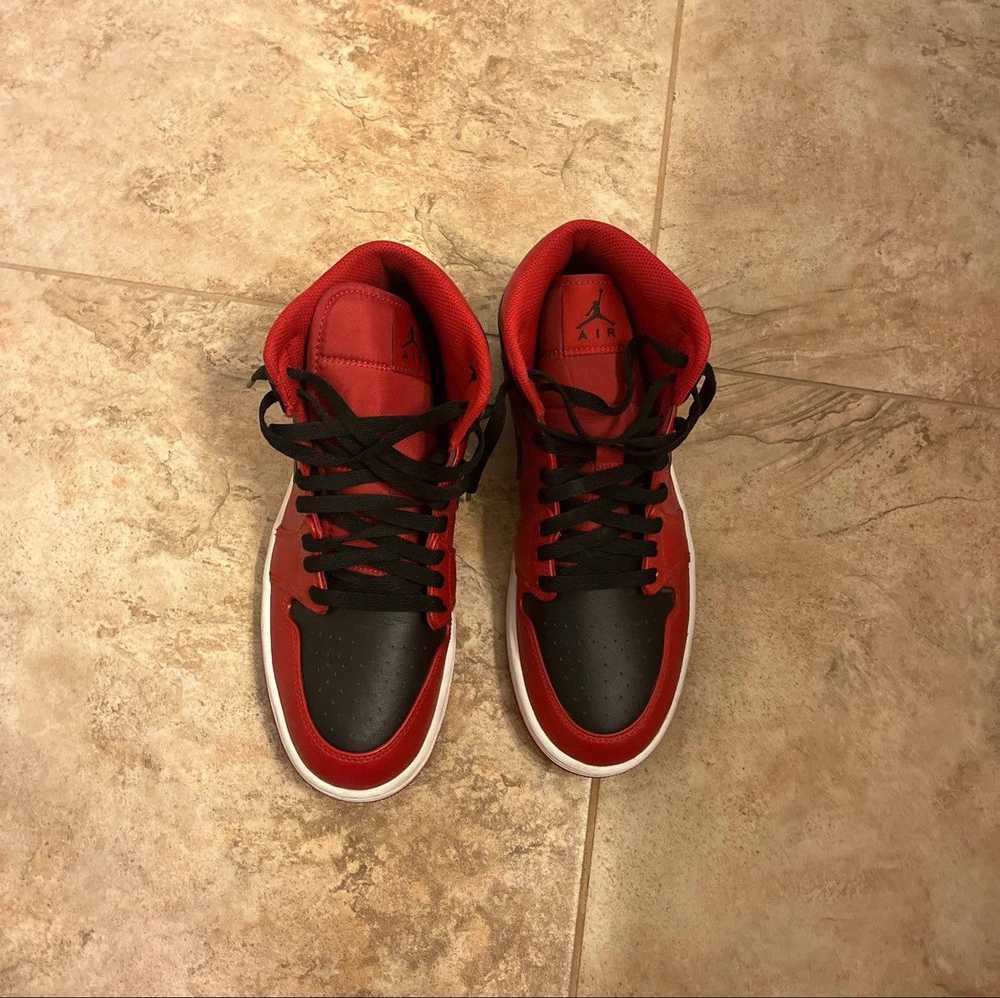 Nike Air Jordan 1 Reverse Bred - image 5