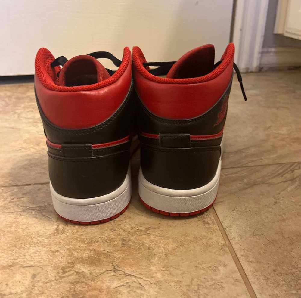 Nike Air Jordan 1 Reverse Bred - image 6