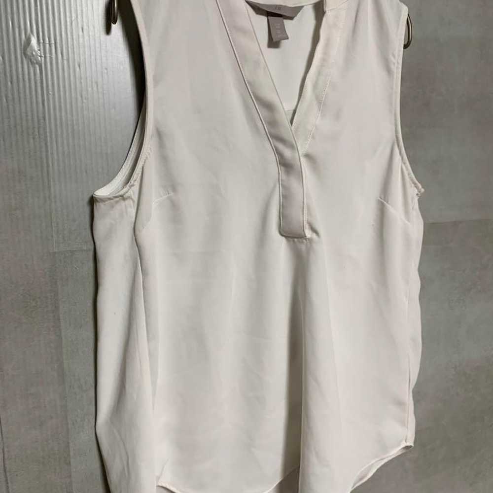 [H and M] Skipper Neck Polyester Sleeveless Shirt… - image 5