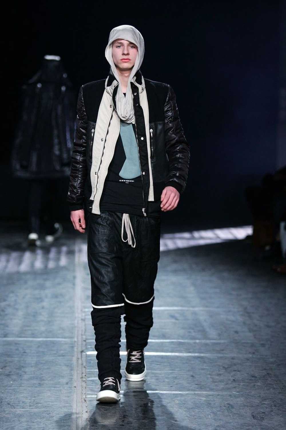 Rick Owens Final: F/W06 "Dustulator" Iconic Runwa… - image 2