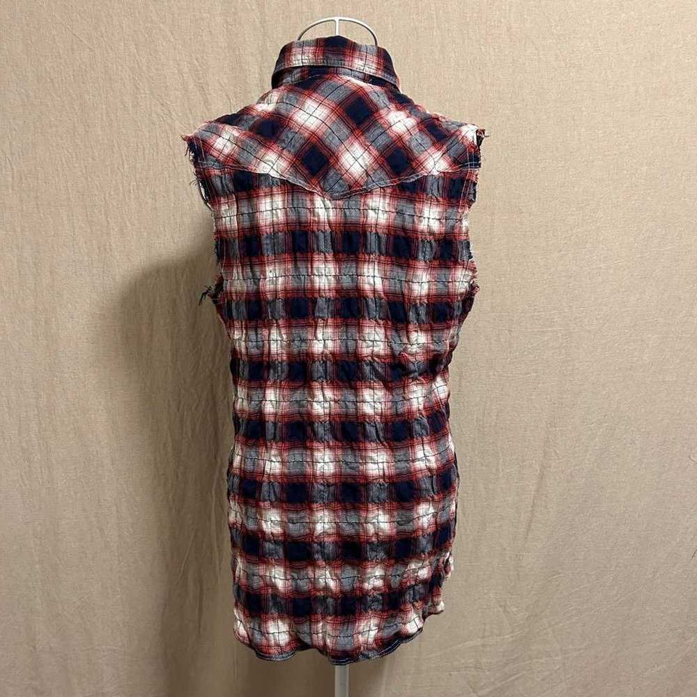 Y2K Sleeveless Shirt with Check Patch - image 4