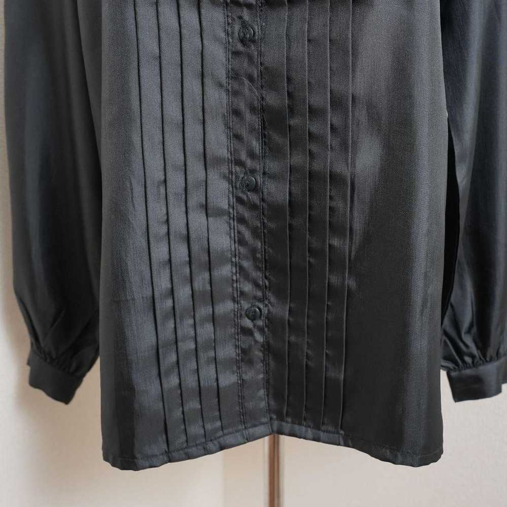 Blouse shirt with ribbon frills in black, Showa r… - image 8