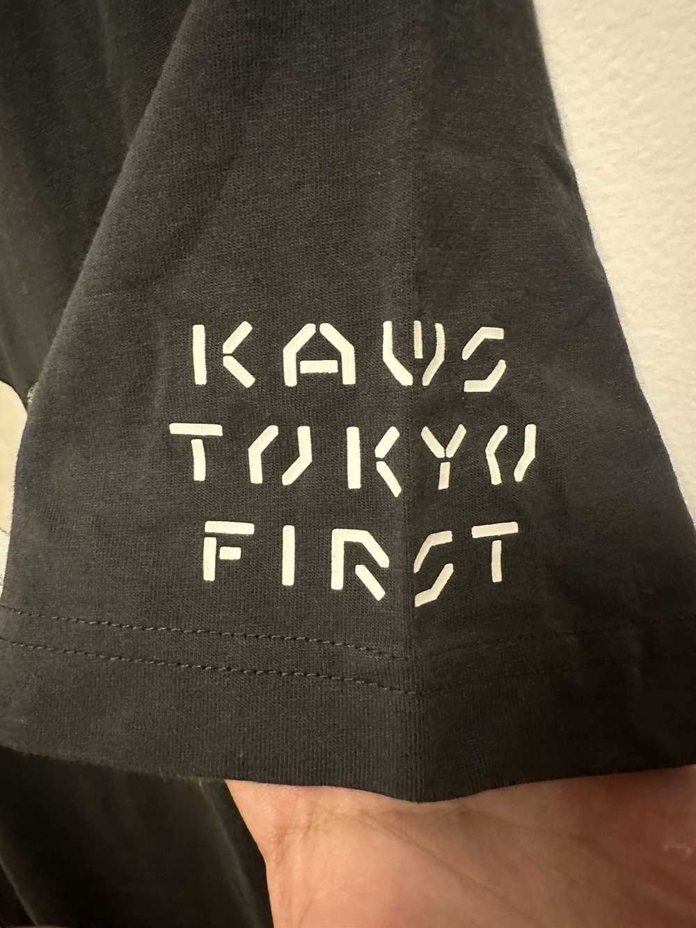 Kaws × Uniqlo Kaws Tee Asia Exclusive - image 3