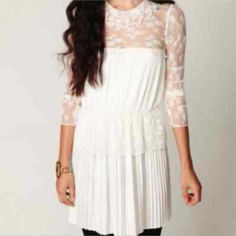 Free People Vintage Young Victorian White Lace We… - image 1