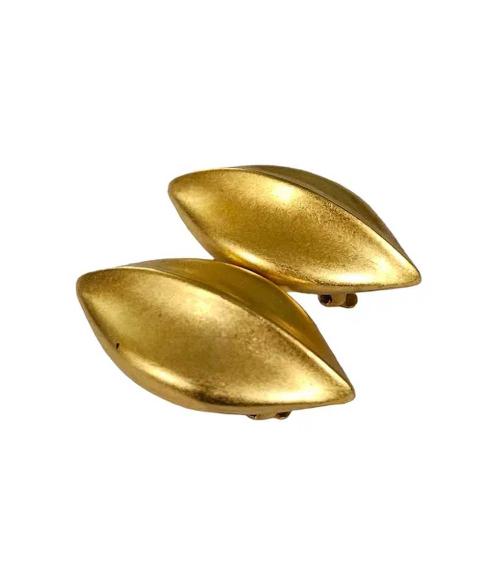 Matte Gold Tone Modernist Minimal Oval Clip On Ea… - image 4