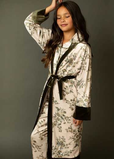 Joyfolie Kamie Robe in Neutral Floral - image 1