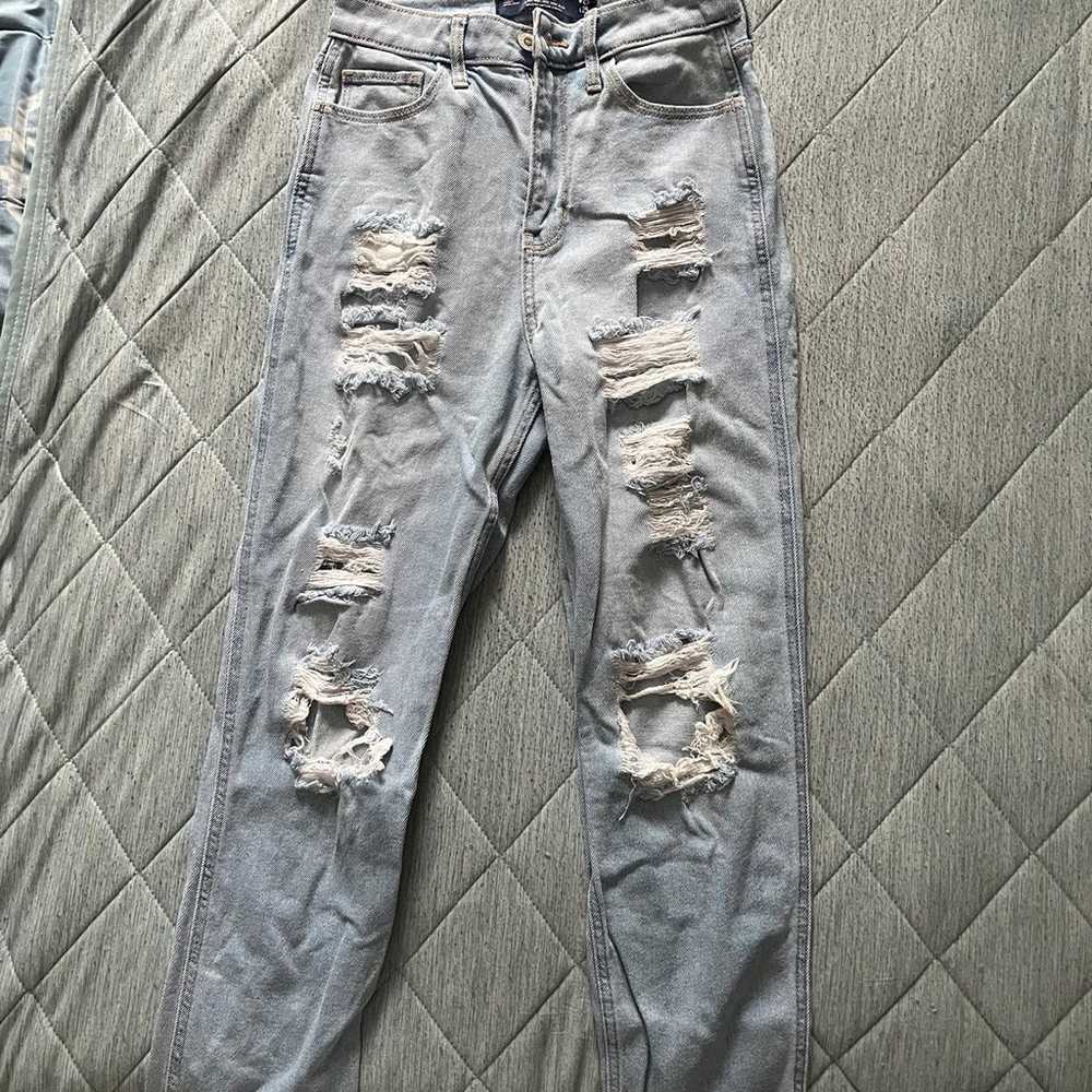 Hollister Ultra High-Rise Mom Jeans Vintage Stret… - image 2