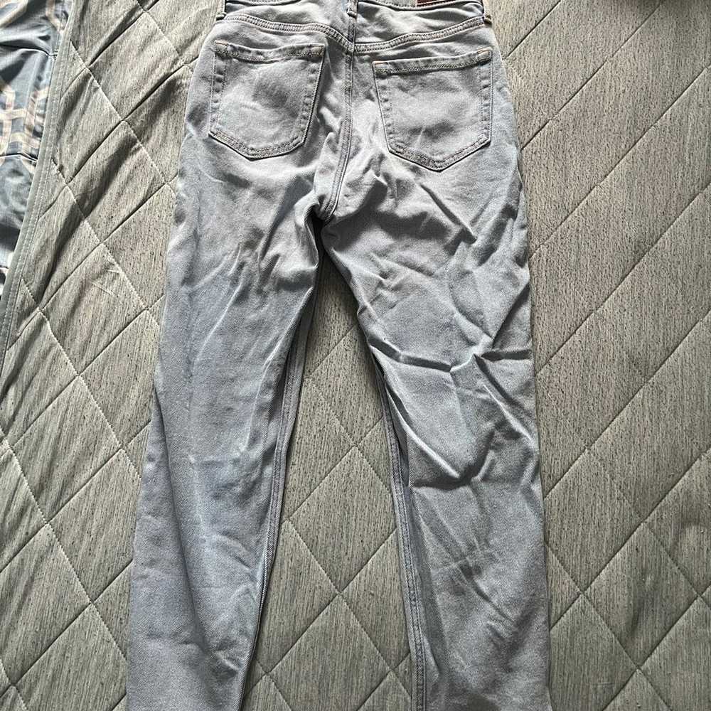 Hollister Ultra High-Rise Mom Jeans Vintage Stret… - image 3