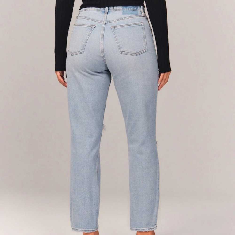 Abercrombie Curve Love High Rise Mom Jeans 27  Cu… - image 2