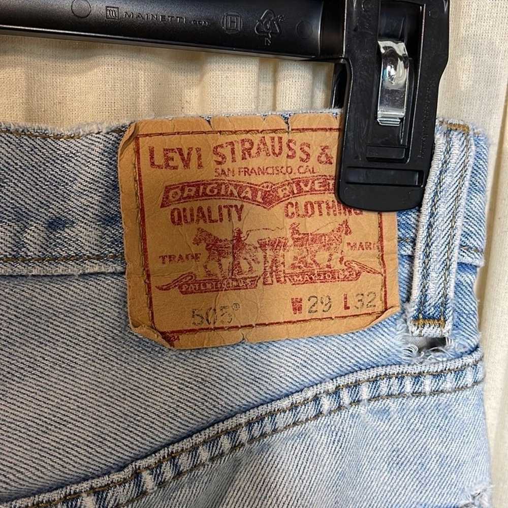 VINTAGE DISTRESSED LEVI’S 505 UNISEX- W29xL32 - image 9