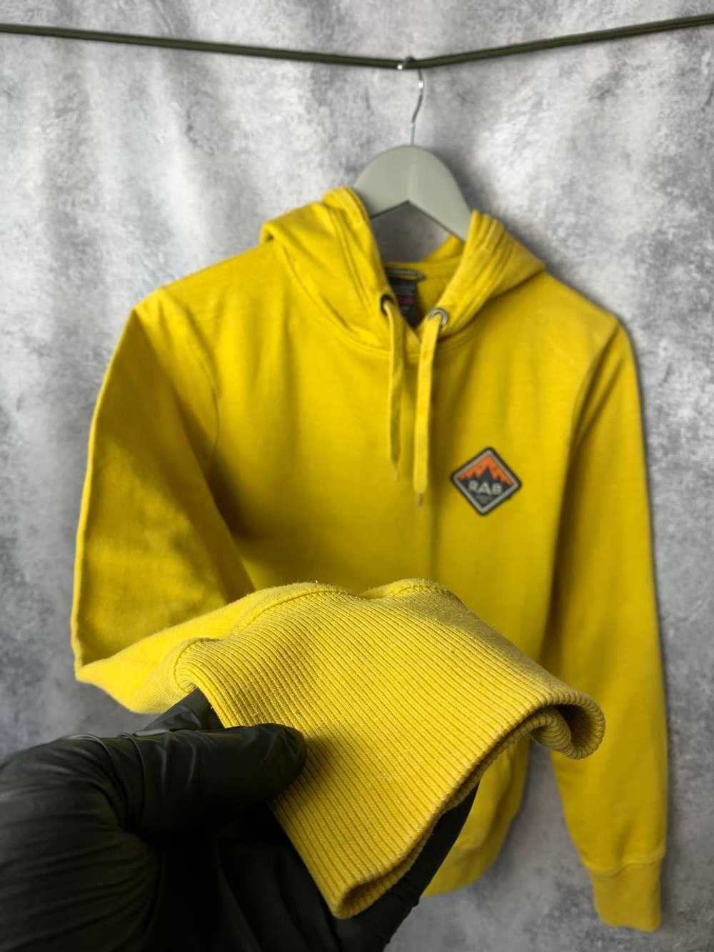 Outdoor Life × Rab × Streetwear RAB Hoodie Yellow… - image 7