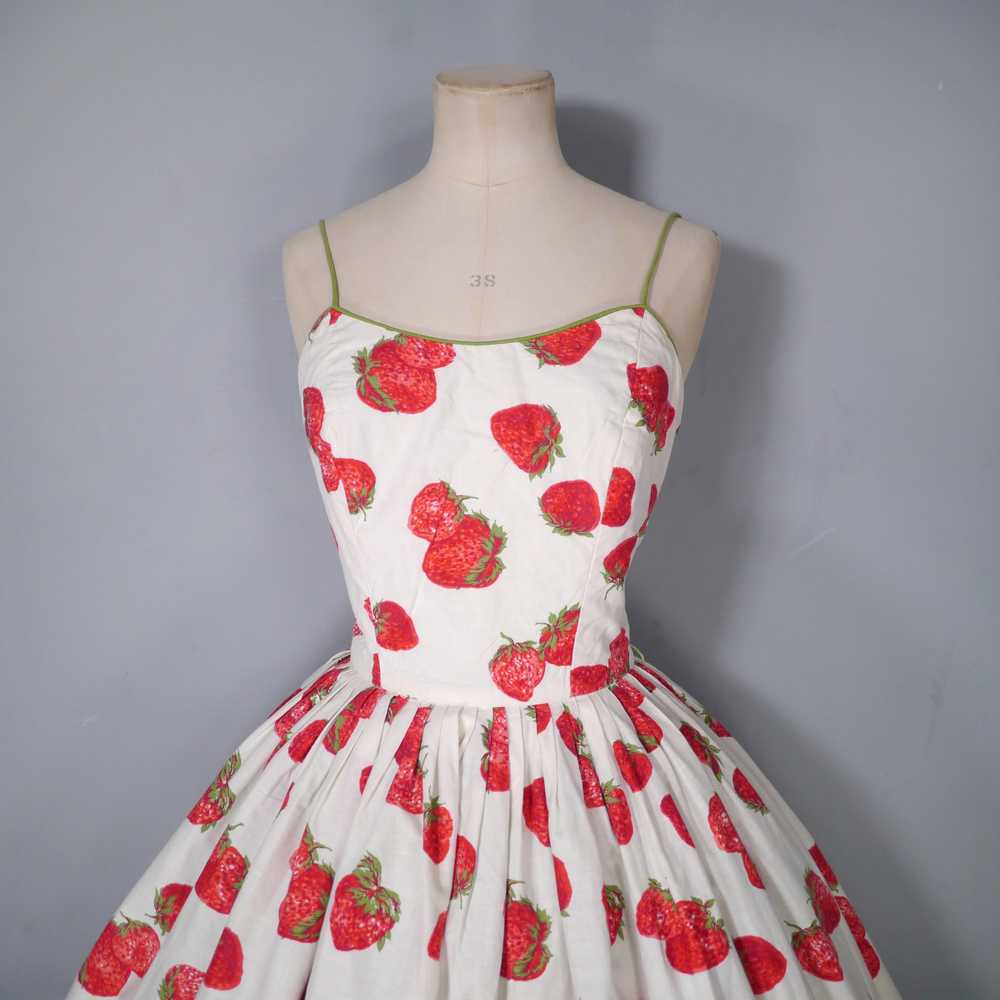 50s REVERSIBLE STRAWBERRY PRINT AND SOLID GREEN S… - image 10