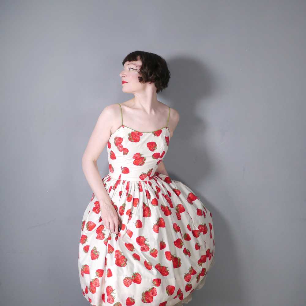 50s REVERSIBLE STRAWBERRY PRINT AND SOLID GREEN S… - image 2