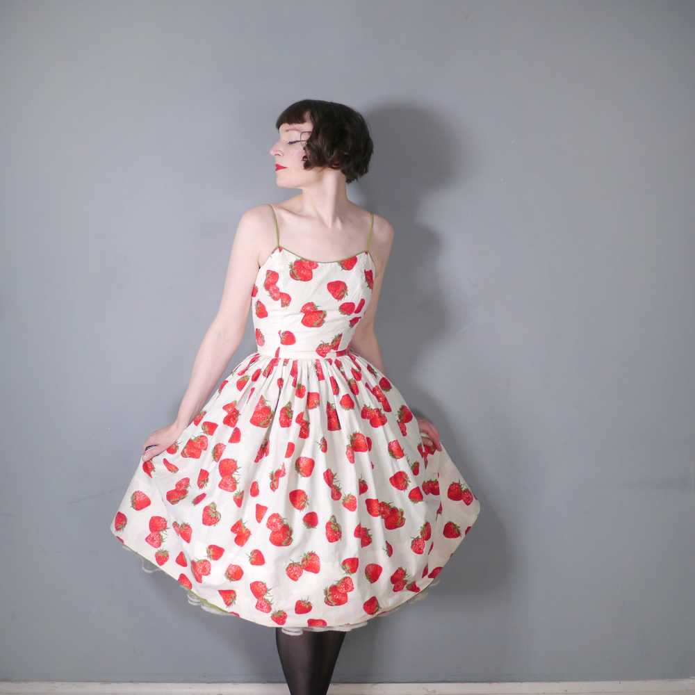 50s REVERSIBLE STRAWBERRY PRINT AND SOLID GREEN S… - image 5