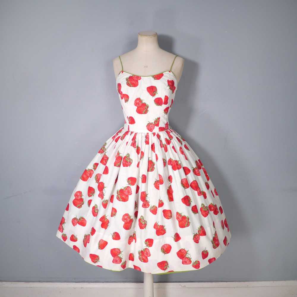 50s REVERSIBLE STRAWBERRY PRINT AND SOLID GREEN S… - image 9