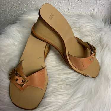 Coach 1105. Vintage Y2K Coach Honey Wedge Sandals 