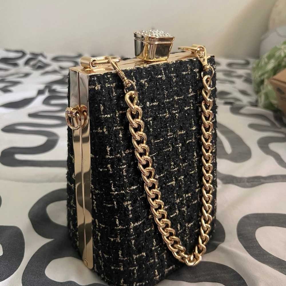 Elegant vintage looking clip bag - image 1