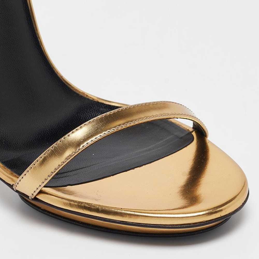 Gucci Patent leather sandal - image 6