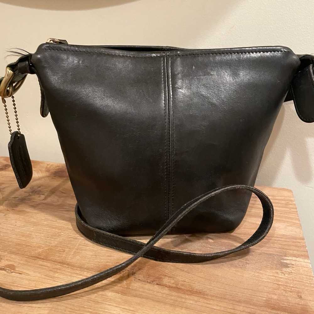 Coach vintage small bucket leather crossbody blac… - image 4