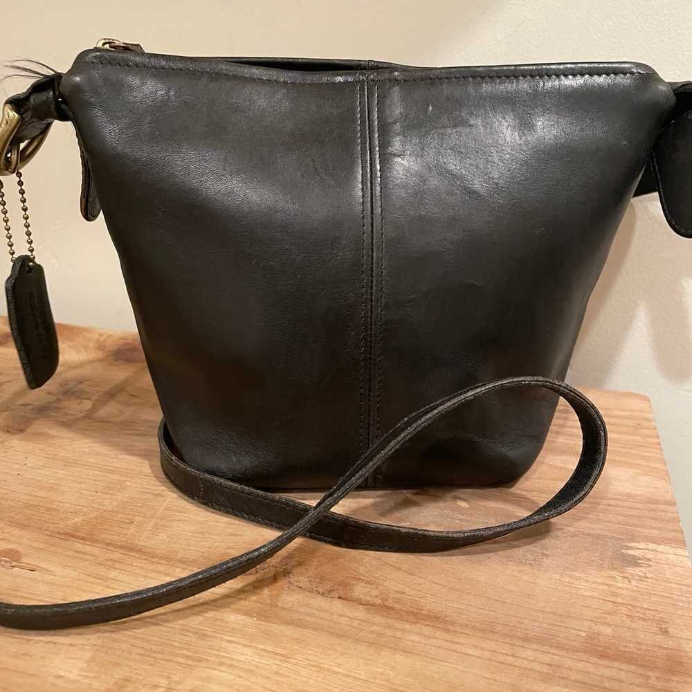 Coach vintage small bucket leather crossbody blac… - image 5