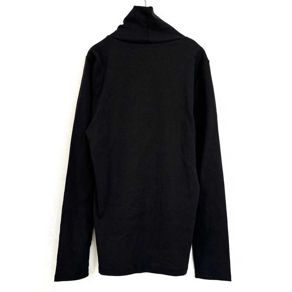 Uniqlo long-sleeve black turtleneck T-shirt, plai… - image 2