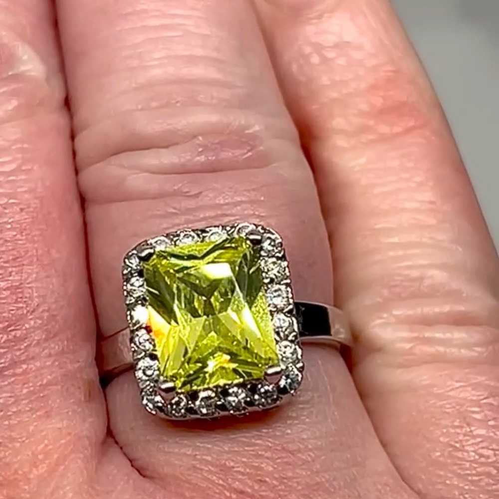 Vintage sz6.75 DESIGNER DBJ 4CT LIME QUARTZ & .60… - image 1