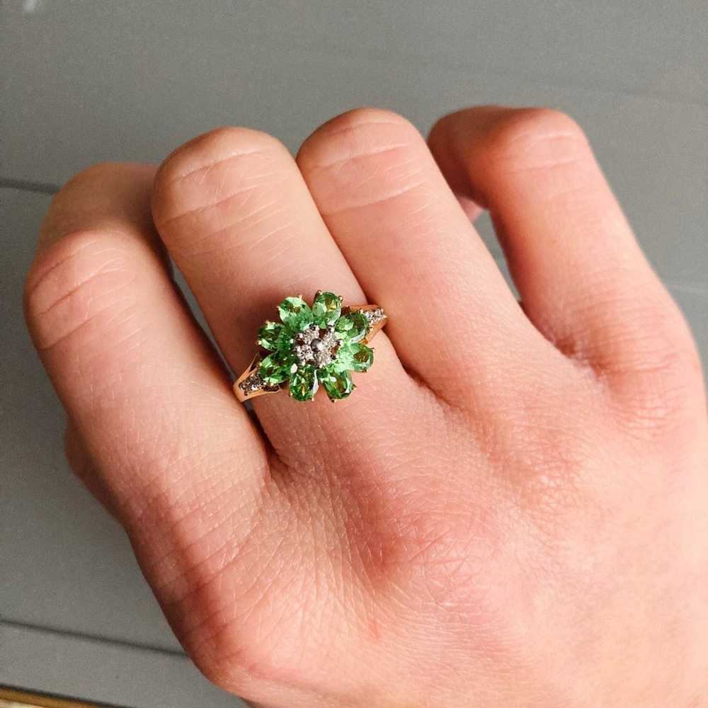 14K Gold Diamonds & Green Spinel Flower Cluster R… - image 6