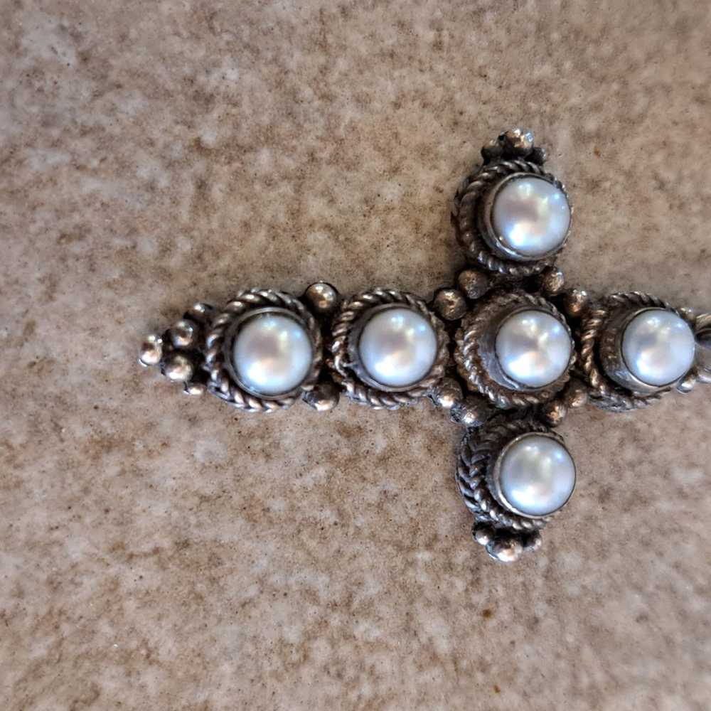 Vintage pearl cross pendant - image 3