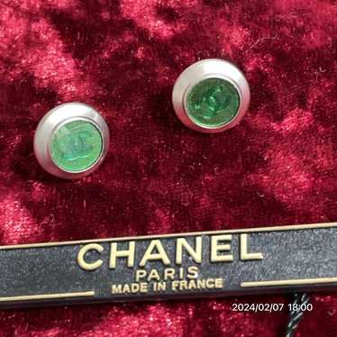 Vintage CHANEL CC logo Coco Mark earrings.