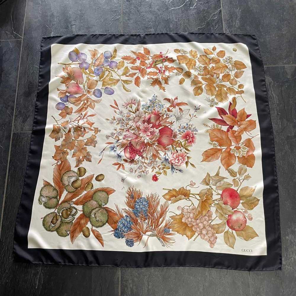 GUCCI vintage silk scarf for autumn. - image 1