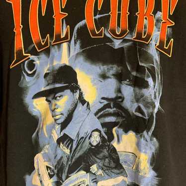 Designer Ice cube small black graphic preowned T-s