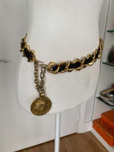 Yves Saint Laurent ゴールド チェーンベルト✧︎*。美品 Saint laurent chain belt yves - Gem