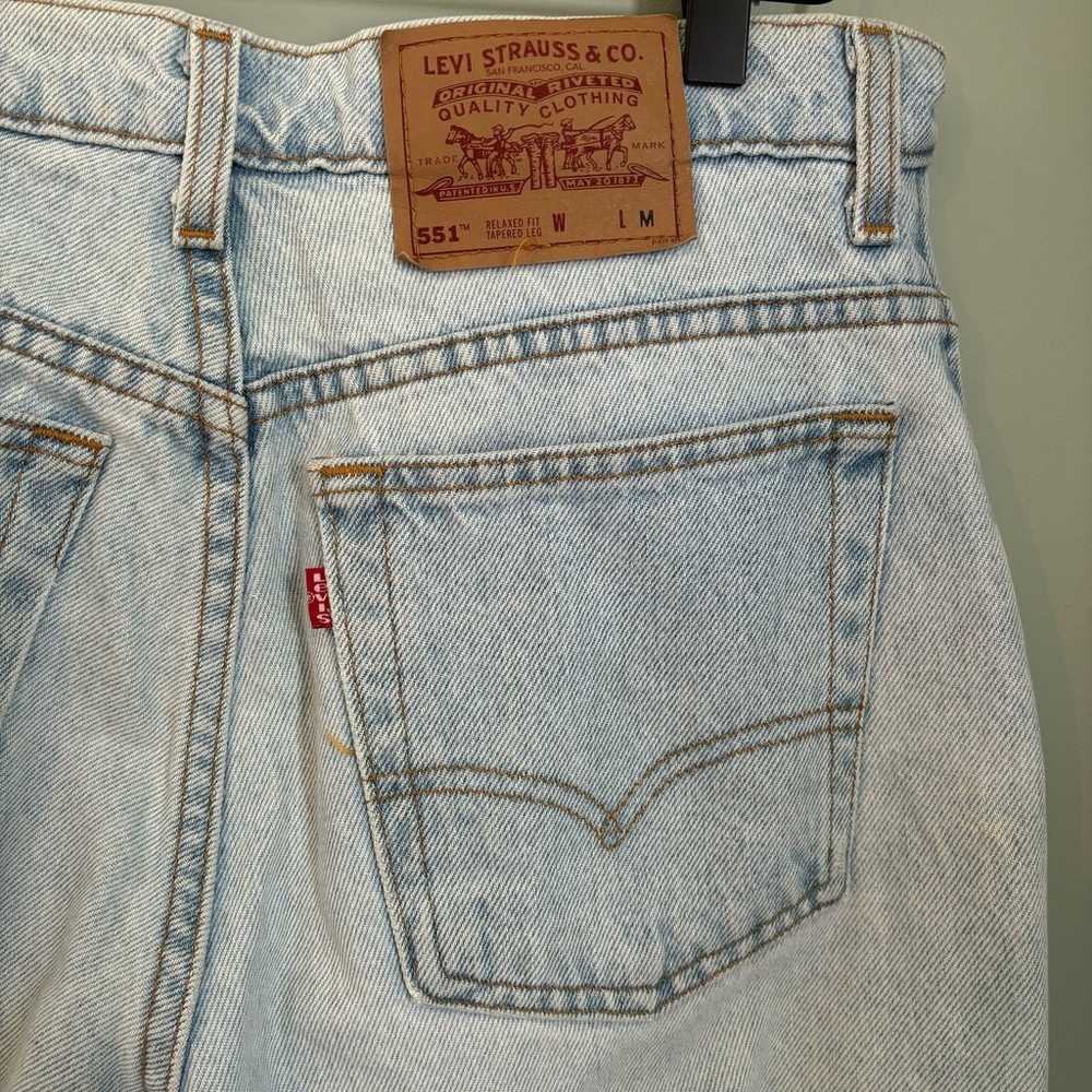 Vintage Levi's 551 Relaxed Fit Taperd Leg Jeans - image 4