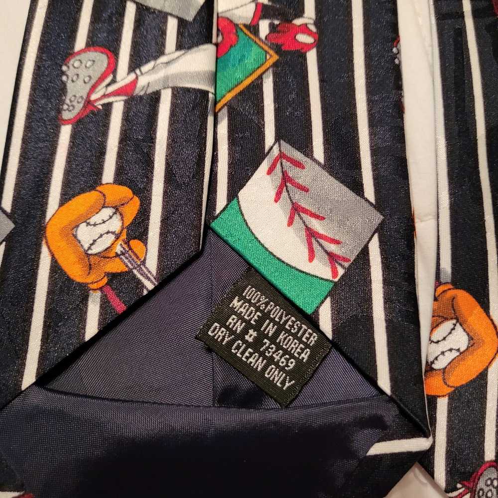 Vintage 1993 Looney Tunes Mania Tie - Baseball Th… - image 7