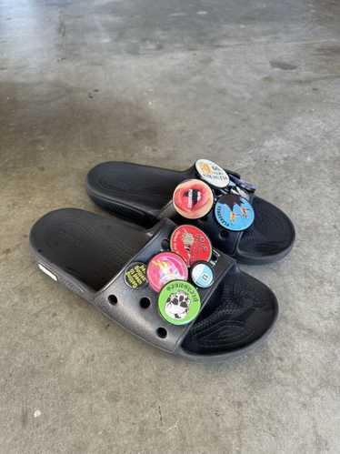 Crocs × Pleasures Pleasures Crocs Classic Slides J