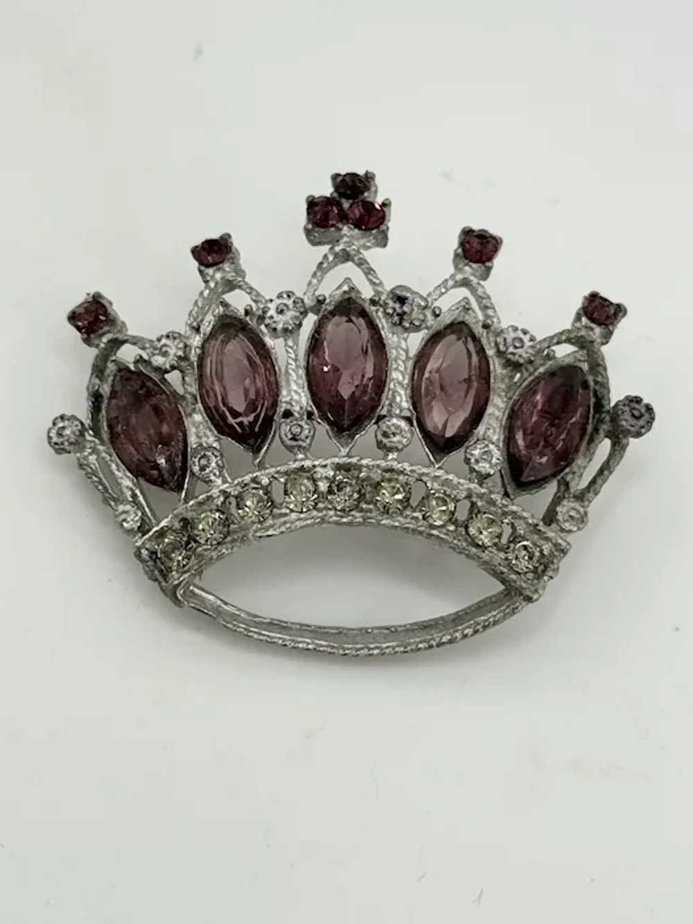 Vintage CFW estate purple crown brooch pin - image 3