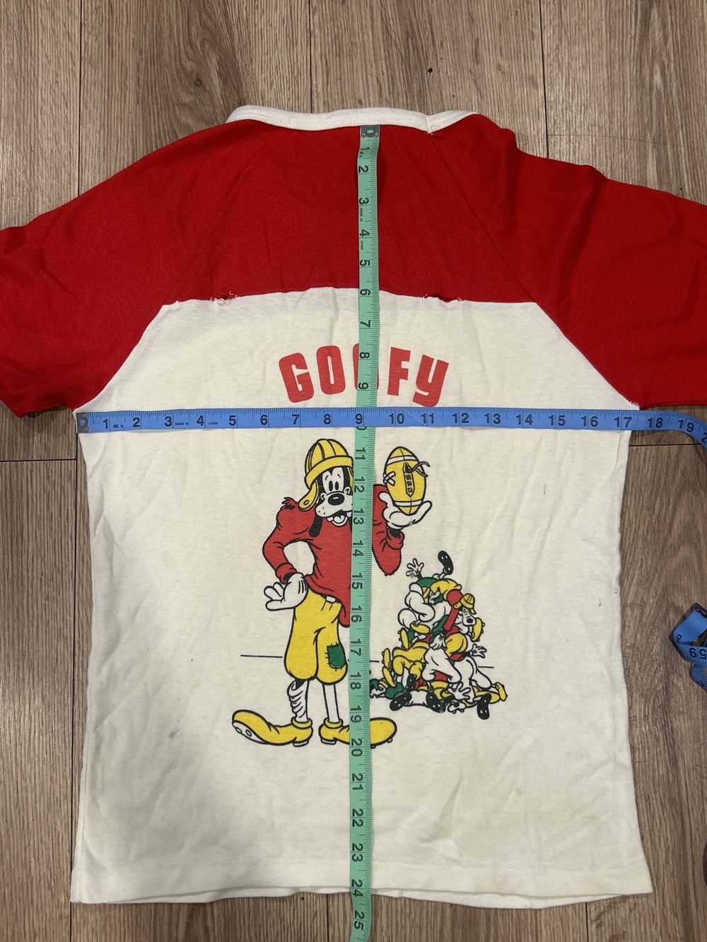 Mickey Mouse Vtg Goofy Football scene T-shirt #60… - image 2