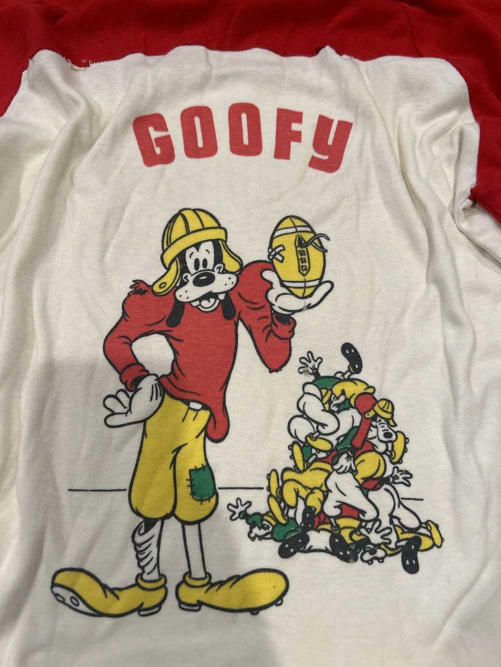 Mickey Mouse Vtg Goofy Football scene T-shirt #60… - image 8