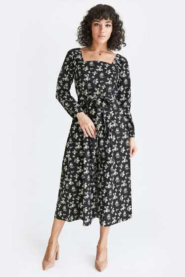 VETTA The Square Neck Midi Dress